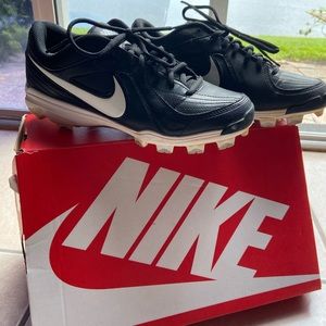 Nike softball cleats